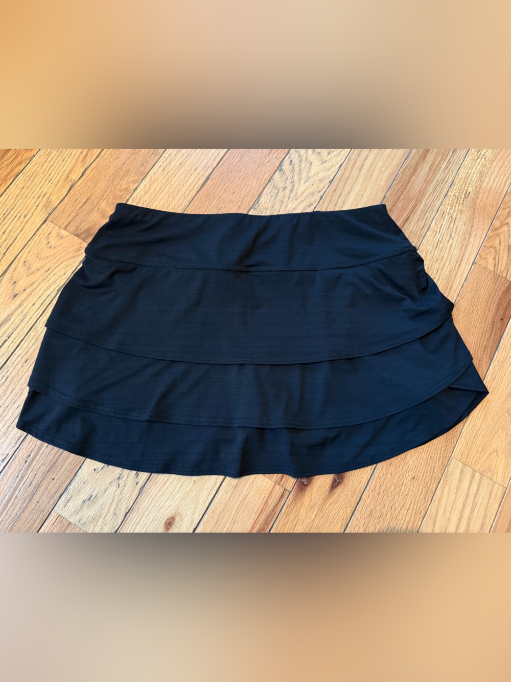 Athleta Swagger Tier Ruffle Tennis Black Skirt/Skort Women’s Size Large